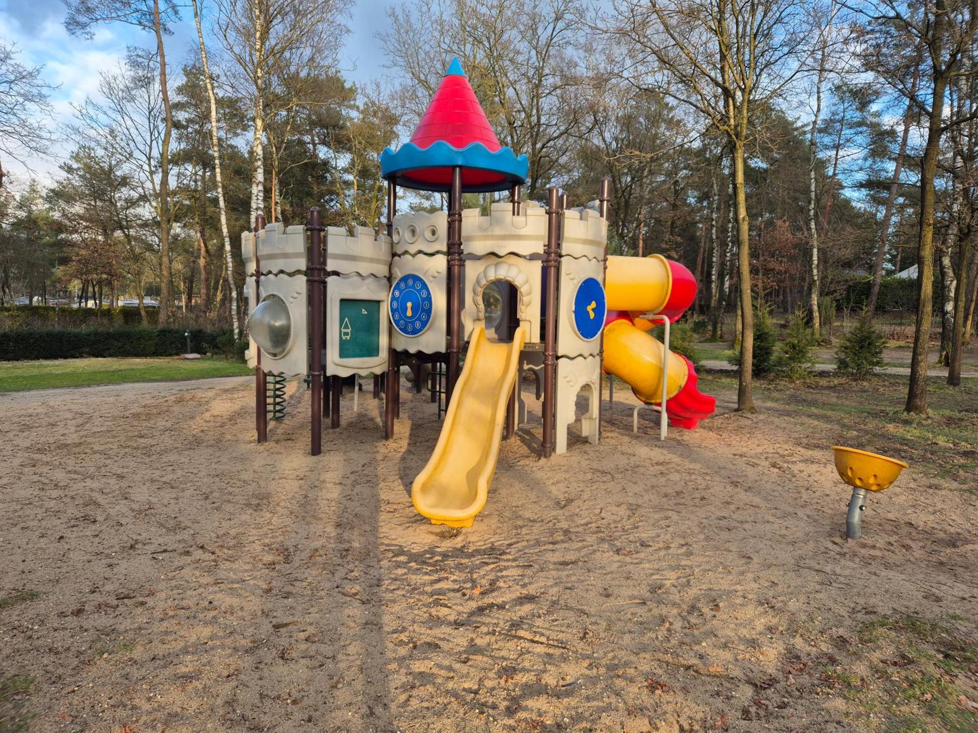 Het Veluwse Boshuisje Knus Chalet Met Omheinde Tuin Op De Veluwe Hoenderloo Eksteriør bilde